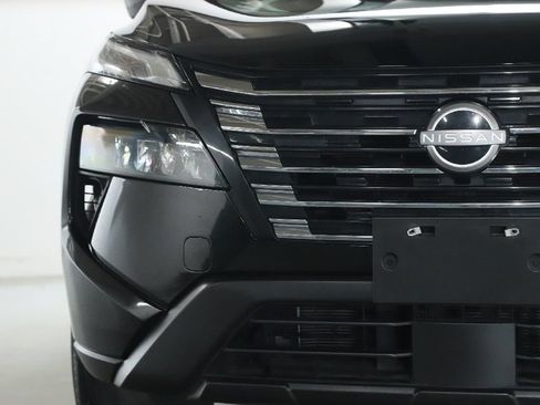 Used 2024 Nissan Rogue SV FWD image 7