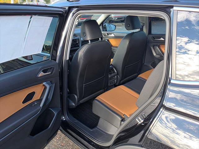 Used 2019 Volkswagen Tiguan SEL w/ 3rd Row Seat Package AWD/4WD image 15