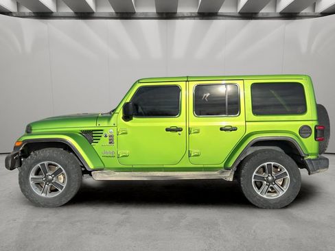 Used 2018 Jeep Wrangler Unlimited Sahara AWD/4WD image 4