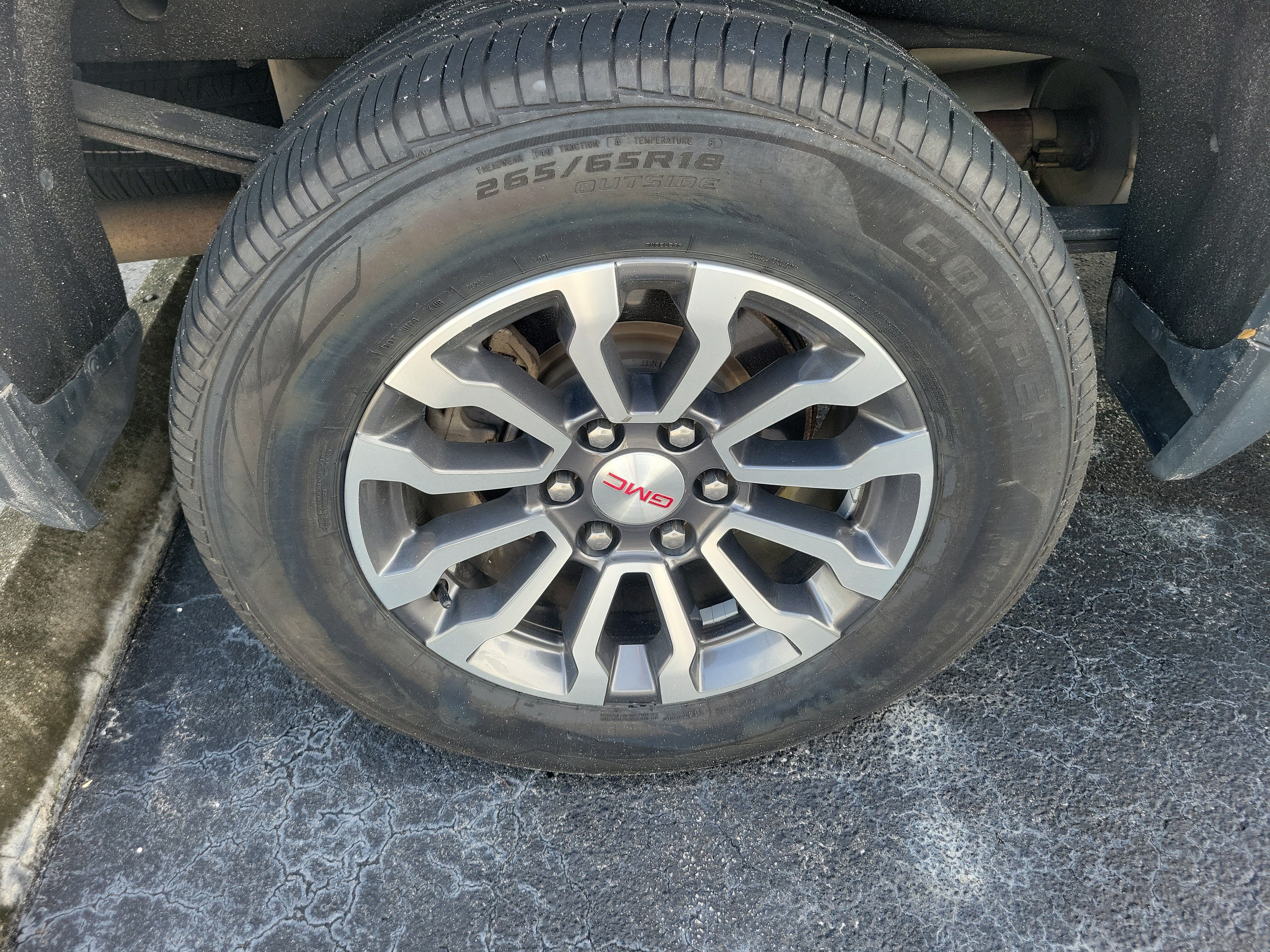 Used 2019 GMC Sierra 1500 AT4 w/ AT4 Premium Package AWD/4WD image 6
