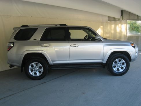 Certified 2023 Toyota 4Runner SR5 Premium w/ Moonroof Package image 7