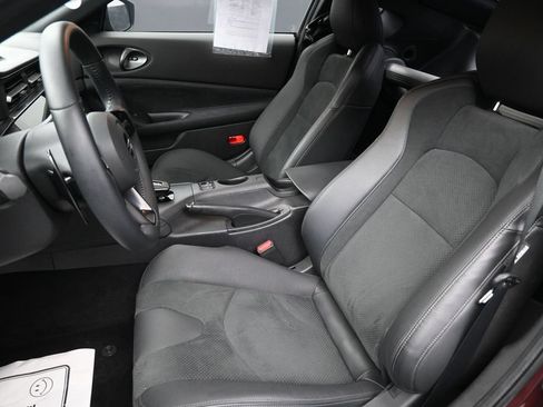 Used 2025 Nissan Z Performance w/ Floor Mat Package RWD image 25