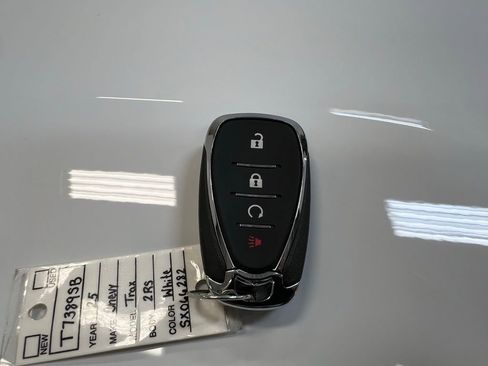 Used 2025 Chevrolet Trax RS w/ Driver Confidence Package image 30