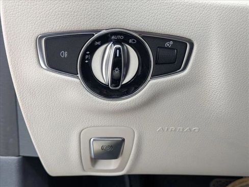 Used 2023 Mercedes-Benz E 350 4MATIC Sedan image 12