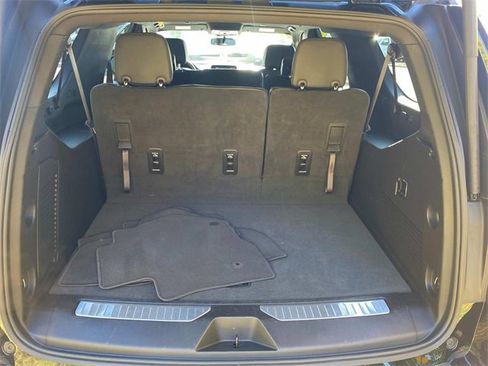 Used 2023 Chevrolet Suburban RST w/ Sport Performance Package image 29