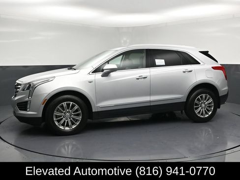 Used 2017 Cadillac XT5 Luxury w/ Driver Awareness Package FWD image 2