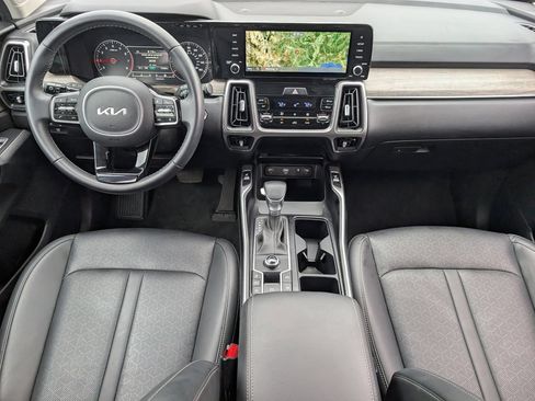 Used 2023 Kia Sorento EX FWD image 9