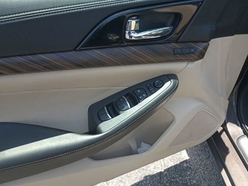 Used 2016 Nissan Maxima Platinum FWD image 9