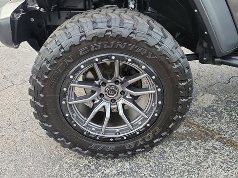 Used 2021 Jeep Wrangler Unlimited Rubicon AWD/4WD image 12