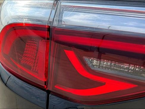 Used 2024 Buick Enclave Premium image 36