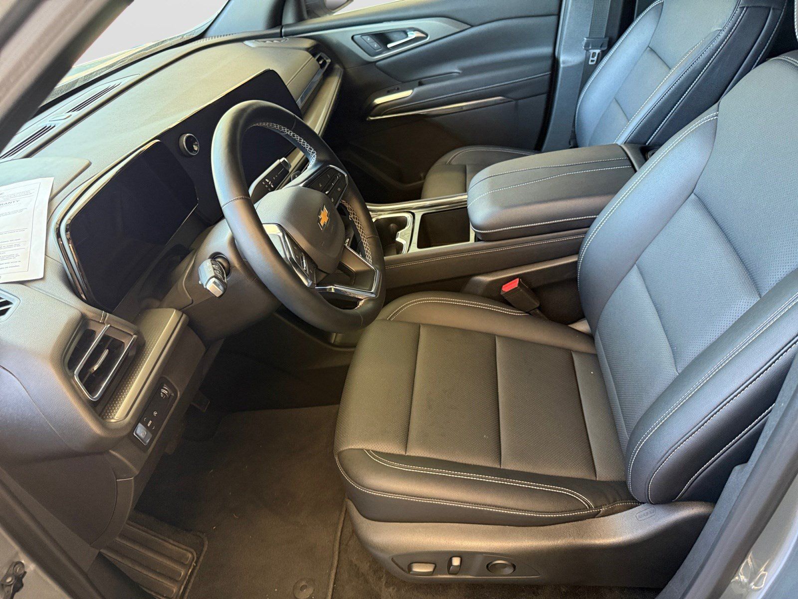 Used 2026 Chevrolet Traverse LT FWD image 11