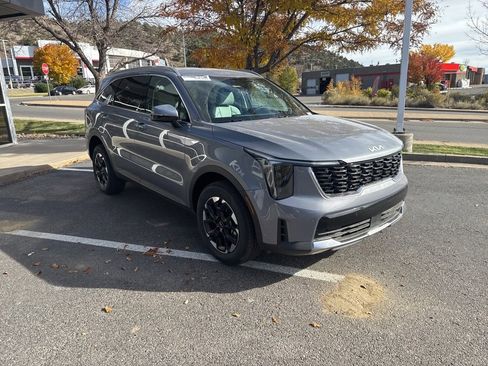 New 2025 Kia Sorento S image 8
