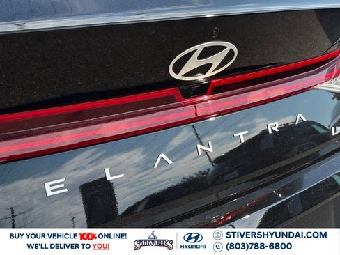 New 2026 Hyundai Elantra Limited FWD image 17