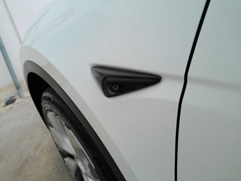 Used 2021 Tesla Model Y Long Range AWD/4WD image 15