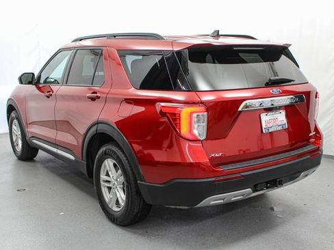 Used 2023 Ford Explorer XLT w/ Equipment Group 202A AWD/4WD image 7