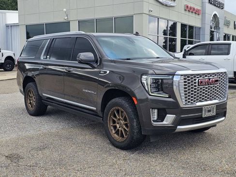 Used 2021 GMC Yukon XL Denali w/ Denali Ultimate Package AWD/4WD image 5