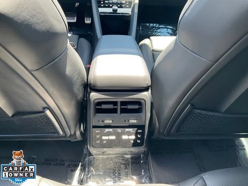 Used 2025 Porsche Macan 4S Electric AWD/4WD image 36