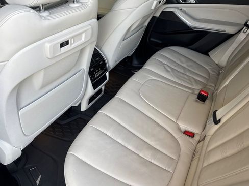 Used 2019 BMW X5 xDrive40i w/ M Sport Package AWD/4WD image 13