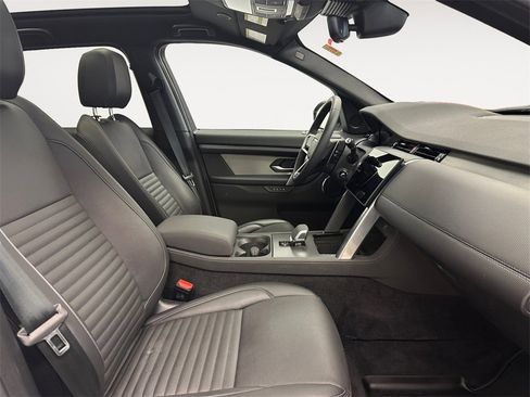 Used 2025 Land Rover Discovery Sport Dynamic SE image 15