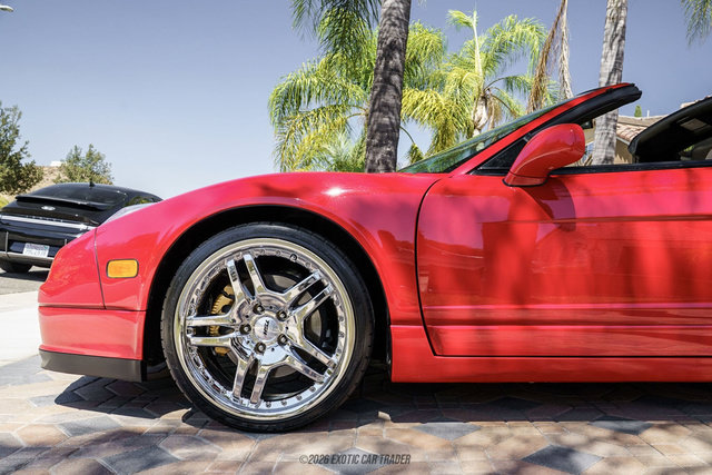 Used 2004 Acura NSX T RWD image 4