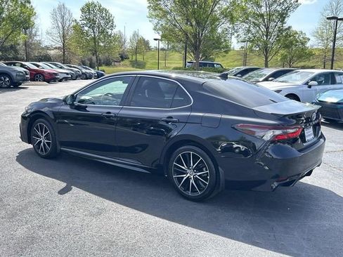 Used 2024 Toyota Camry SE image 6