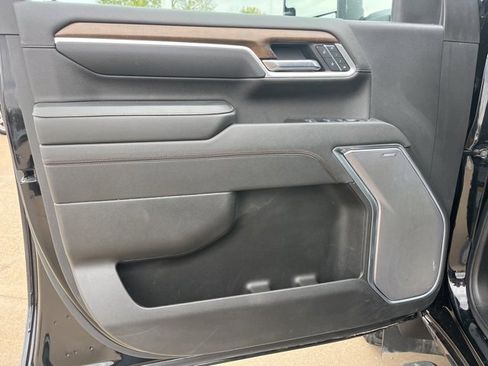 Used 2025 Chevrolet Silverado 2500 High Country w/ Technology Package image 15