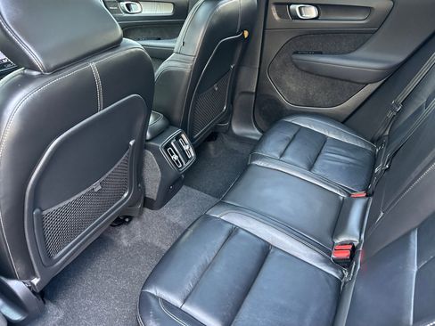 Certified 2023 Volvo XC40 B4 Ultimate FWD image 14