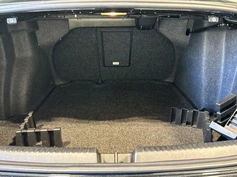 Used 2011 Volkswagen Jetta SE FWD image 19