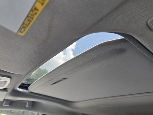 Used 2025 Toyota Sienna XLE FWD image 24
