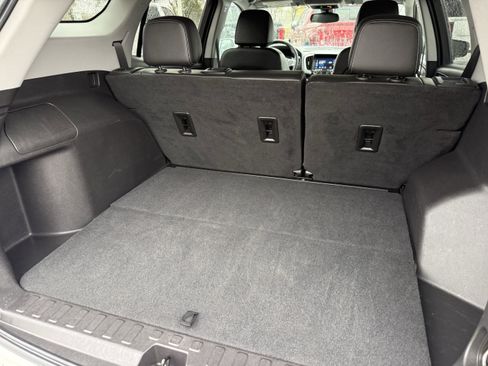 Used 2024 GMC Terrain SLT image 31