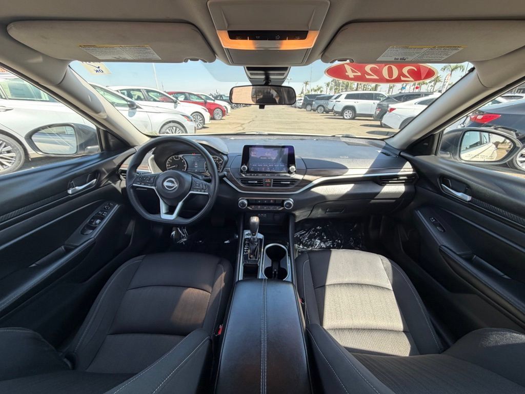 Certified 2024 Nissan Altima 2.5 SV FWD image 14