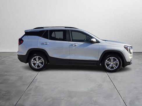 Used 2022 GMC Terrain SLE w/ Driver Convenience Package image 6