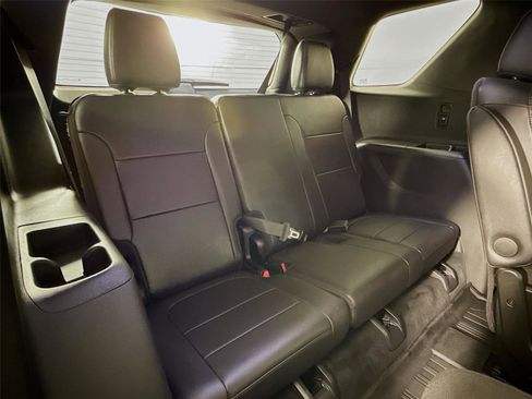 Used 2022 Chevrolet Traverse High Country AWD/4WD image 30