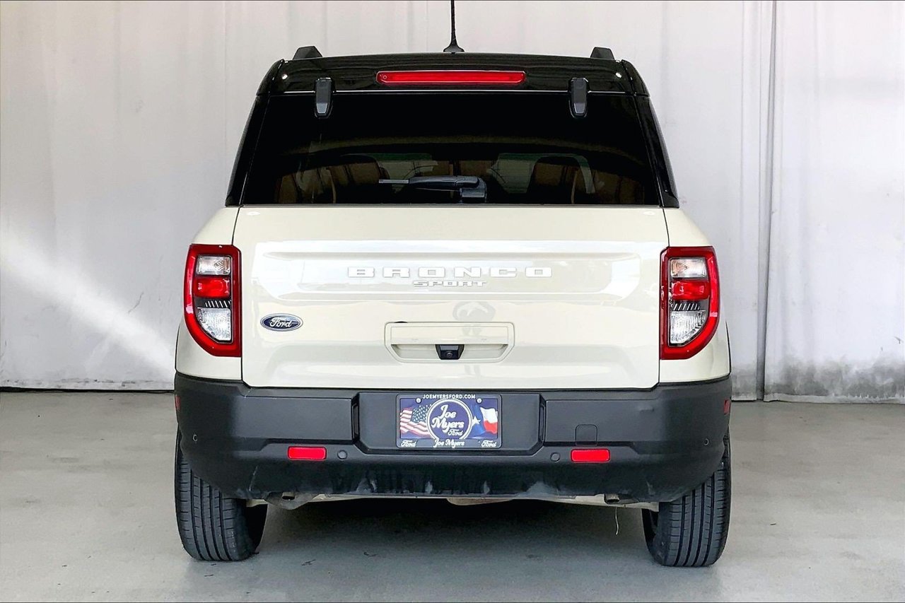 Used 2024 Ford Bronco Sport Outer Banks w/ Tech Package AWD/4WD image 3