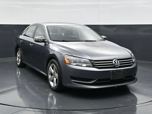 Used 2012 Volkswagen Passat 2.5 SE FWD image 4