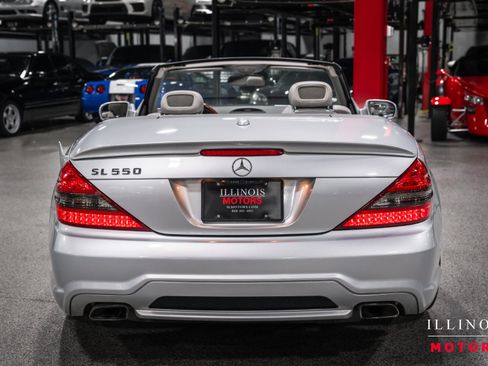 Used 2009 Mercedes-Benz SL 550 image 4