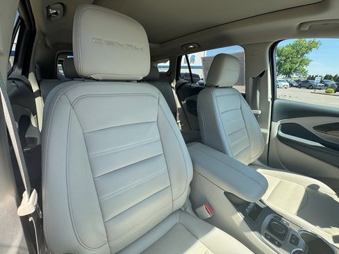 Used 2023 GMC Terrain Denali w/ Denali Premium Package AWD/4WD image 12