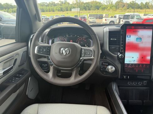 Used 2025 RAM 1500 Laramie AWD/4WD image 8