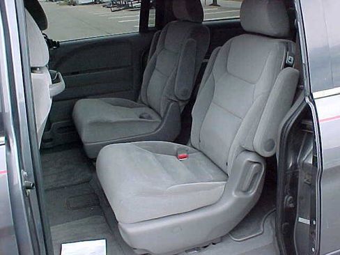 Used 2010 Honda Odyssey LX image 16