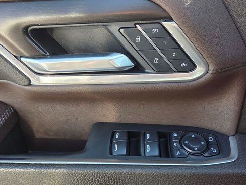 Certified 2025 GMC Sierra 3500 Denali w/ Denali Reserve Package image 42