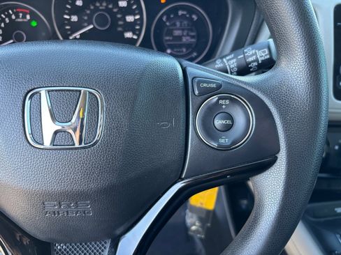 Certified 2020 Honda HR-V LX image 31