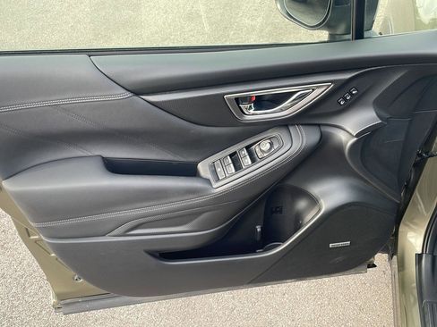 Used 2024 Subaru Forester Touring w/ Pop Package 2 image 17