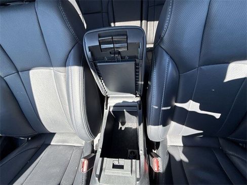 Used 2025 Subaru Outback Limited image 21