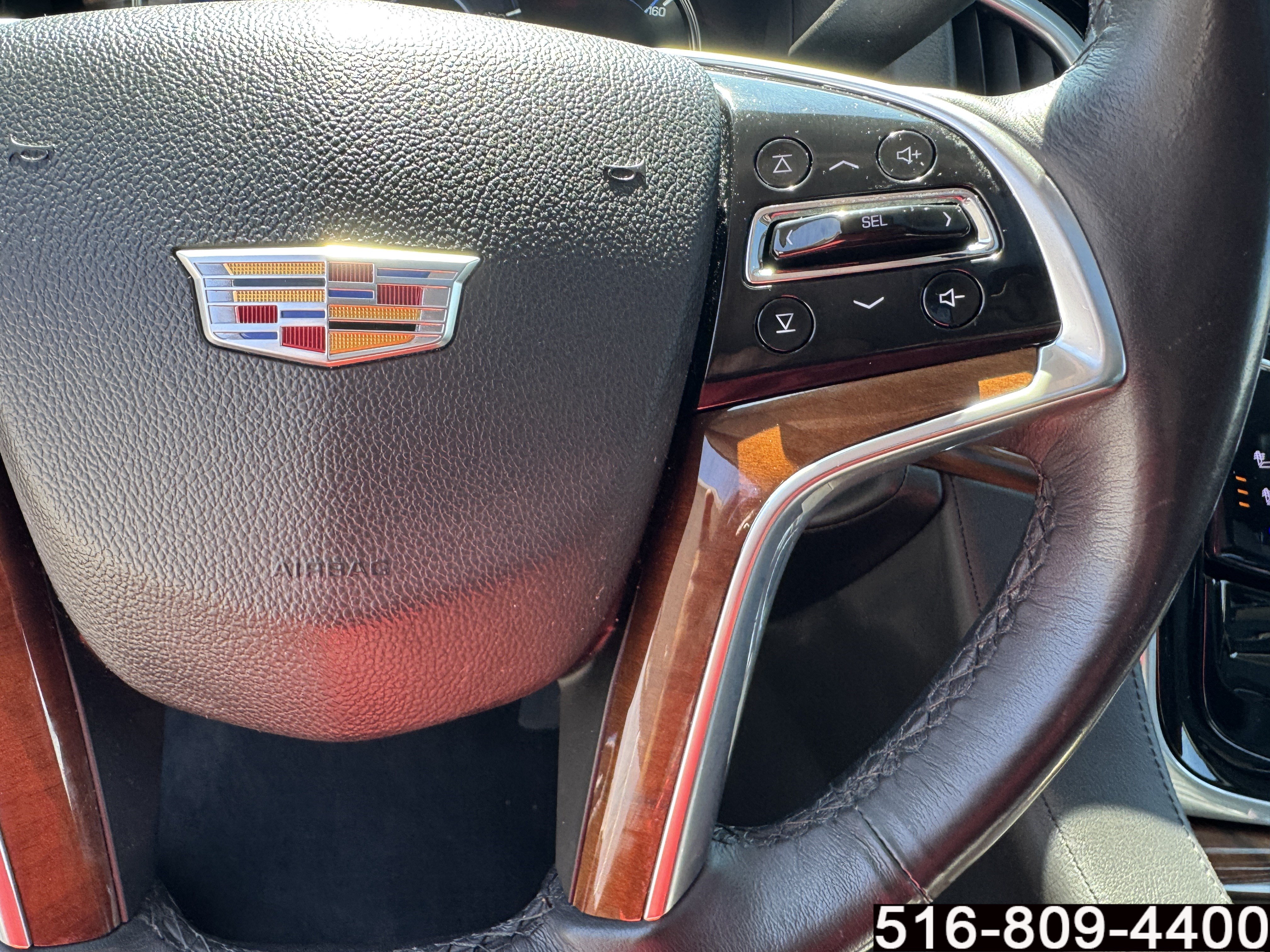 Used 2020 Cadillac Escalade Luxury AWD/4WD image 25
