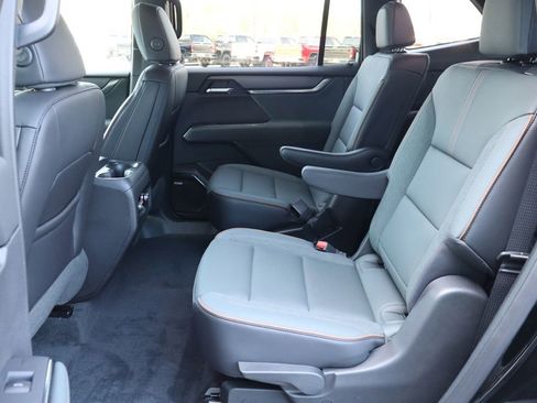 Used 2025 GMC Acadia AT4 w/ LPO, Floor Liner Package AWD/4WD image 22