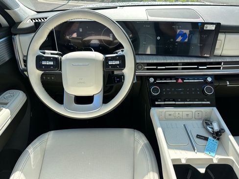 New 2025 Hyundai Santa Fe Calligraphy image 17