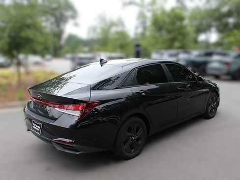 Used 2022 Hyundai Elantra SEL FWD image 10