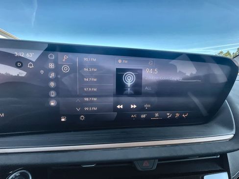 Used 2025 Buick Envision Sport Touring image 13