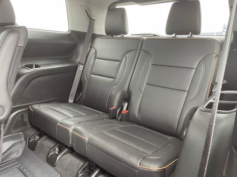Used 2023 GMC Acadia AT4 w/ Technology Package AWD/4WD image 14