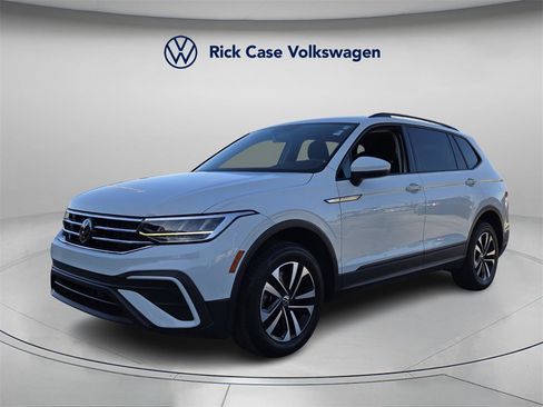 Certified 2022 Volkswagen Tiguan S image 9